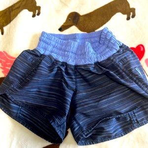 I’m selling Lululemon shorts size 4-6